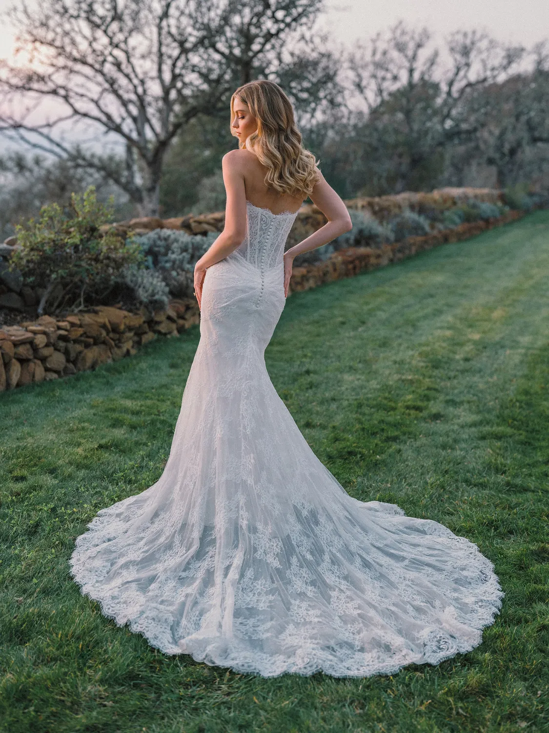 Allure Bridals A1499 brudekjole Ivory blonde