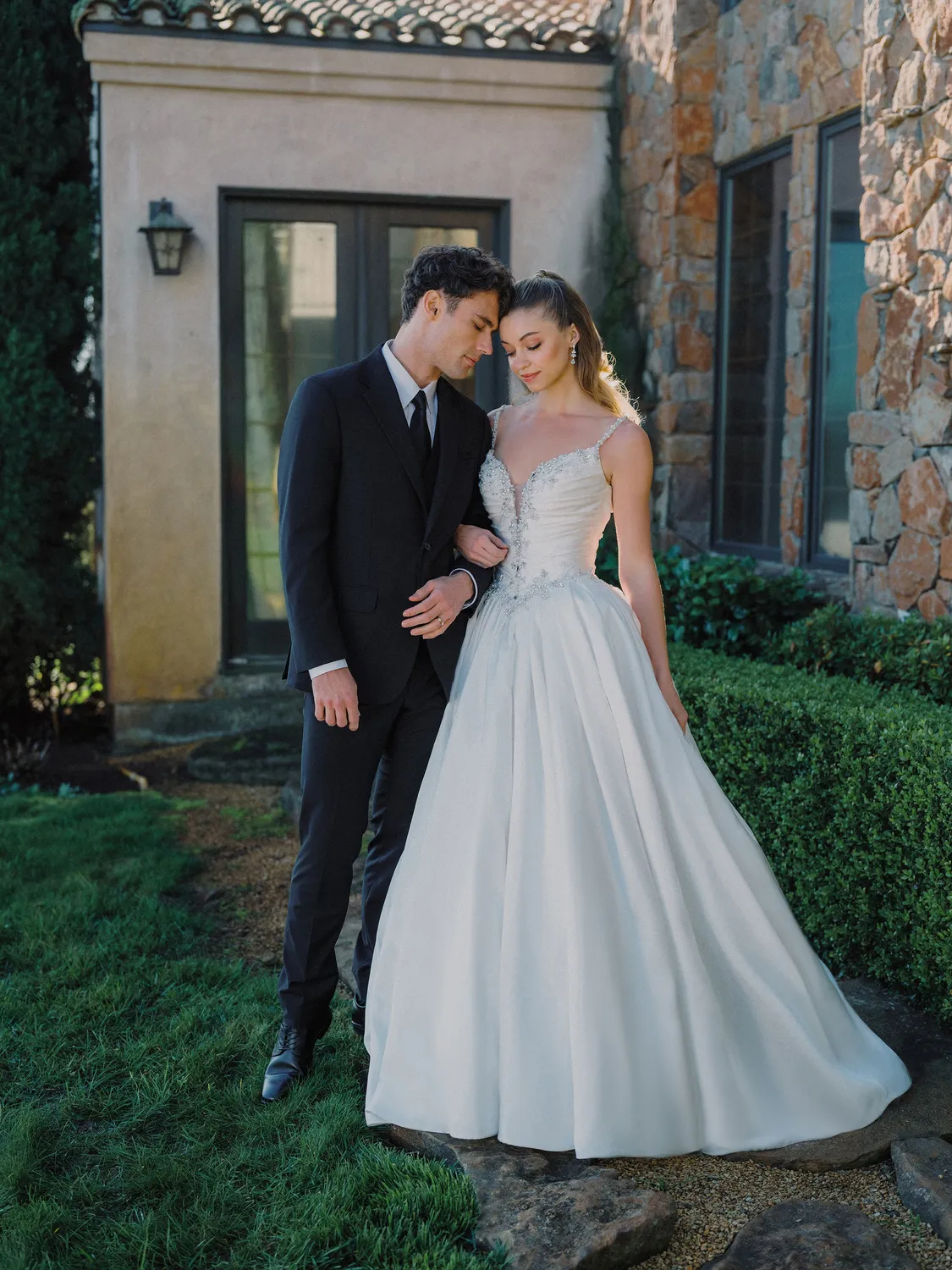 Allure Bridal A1484 brudekjole Ivory/Nude/Silver Mikado