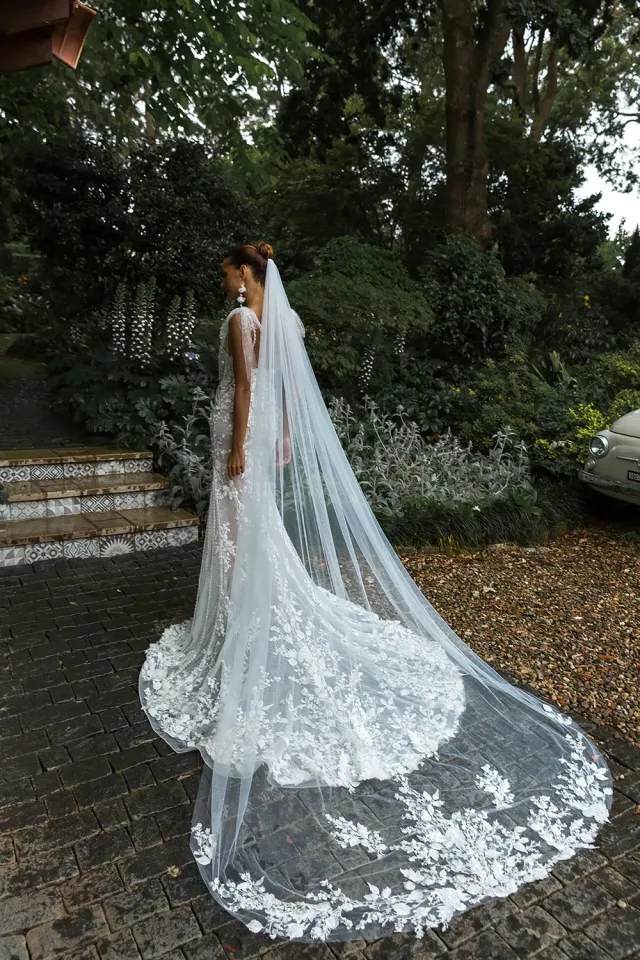 Princesa La Princessa Penni Veil575 brudeslør med blomsterblonde