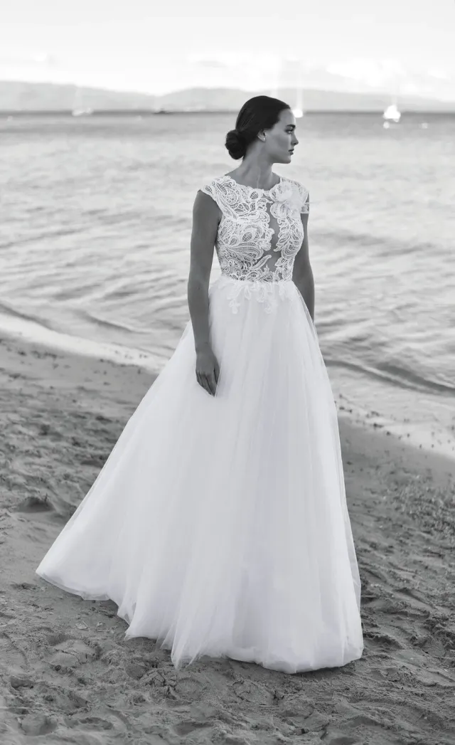 Bella by Eglantine BEL22534 brudekjole