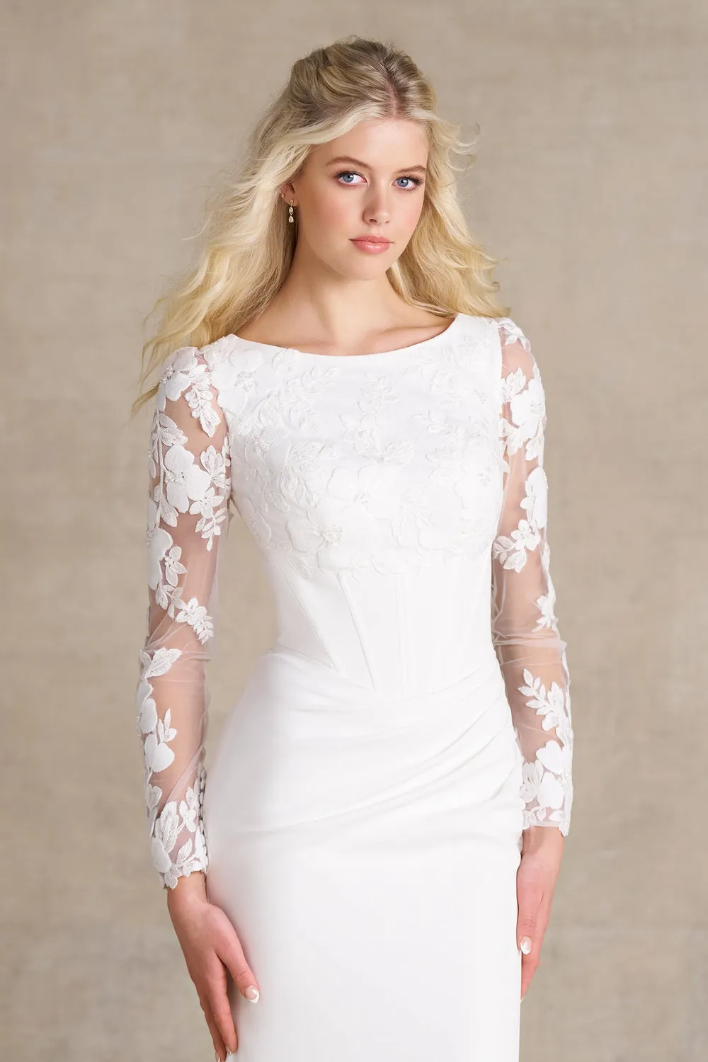 Allure Modest M801NC brudekjole Ivory med lange ærmer