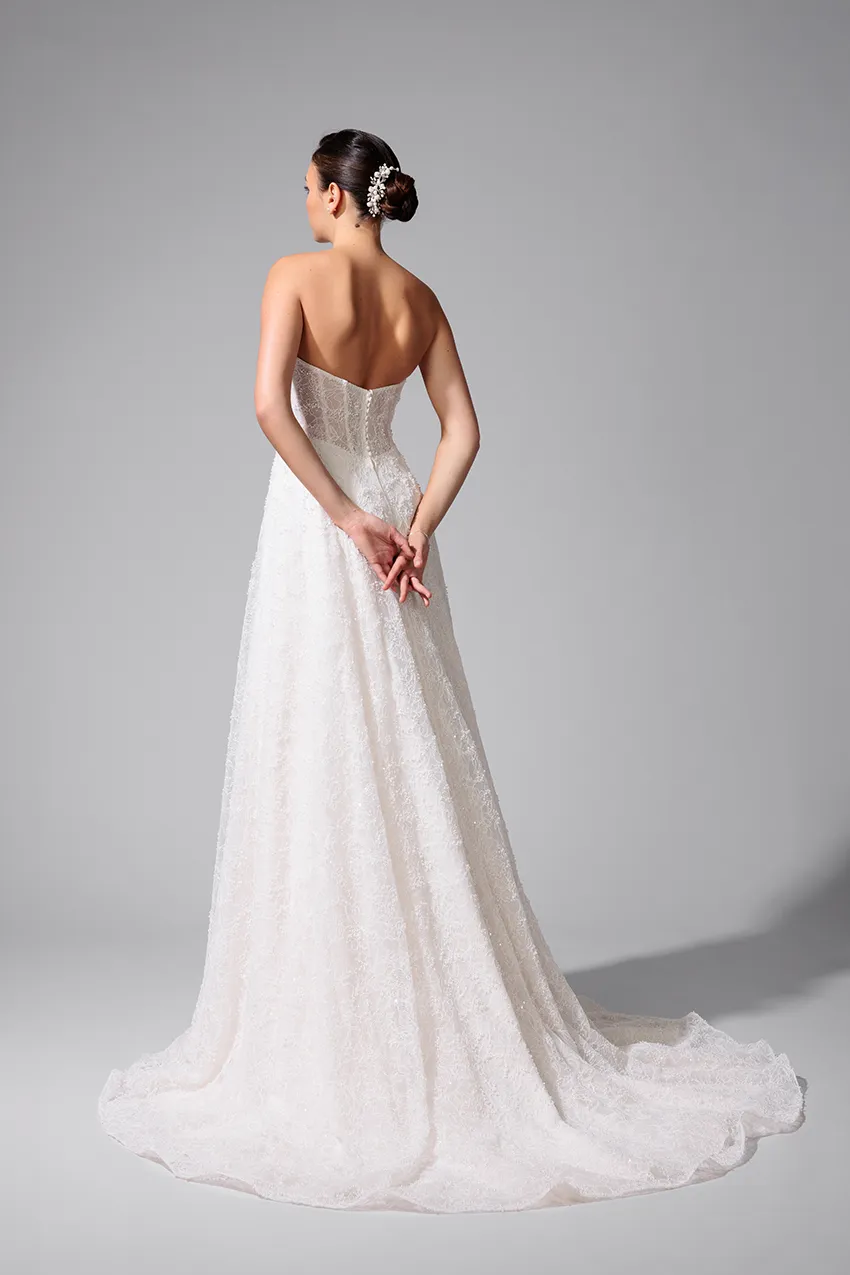 Bella by Eglantine BEL22714 brudekjole med cape ivory