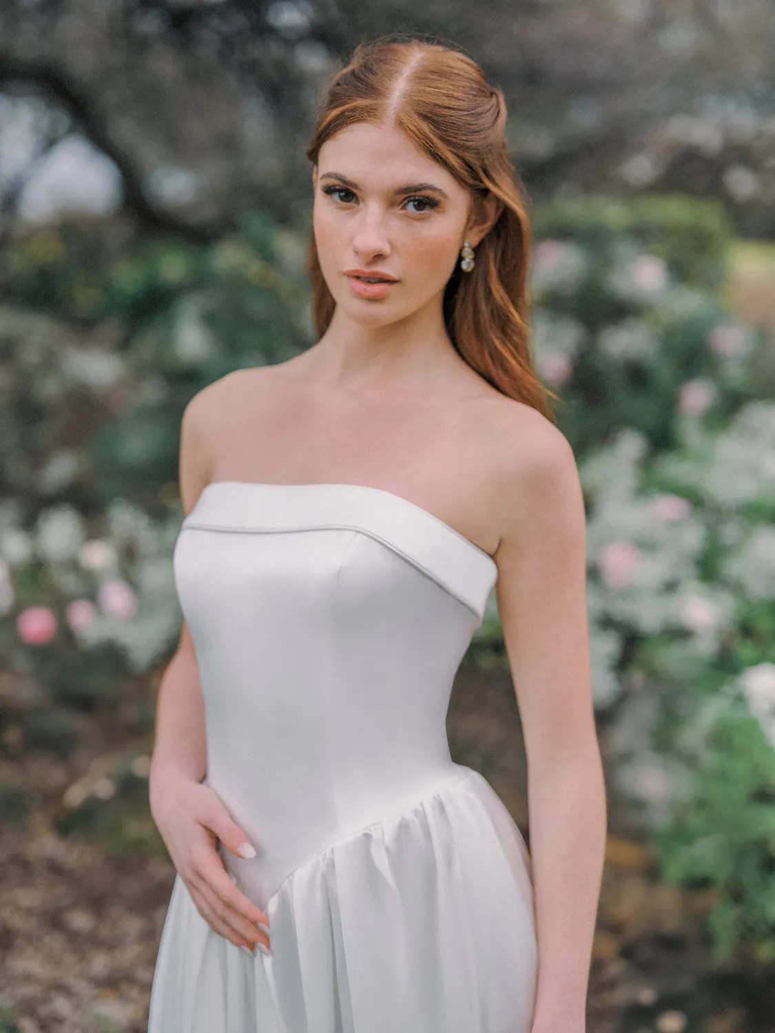 Allure Romance R3988 brudekjole ivory satin A-facon
