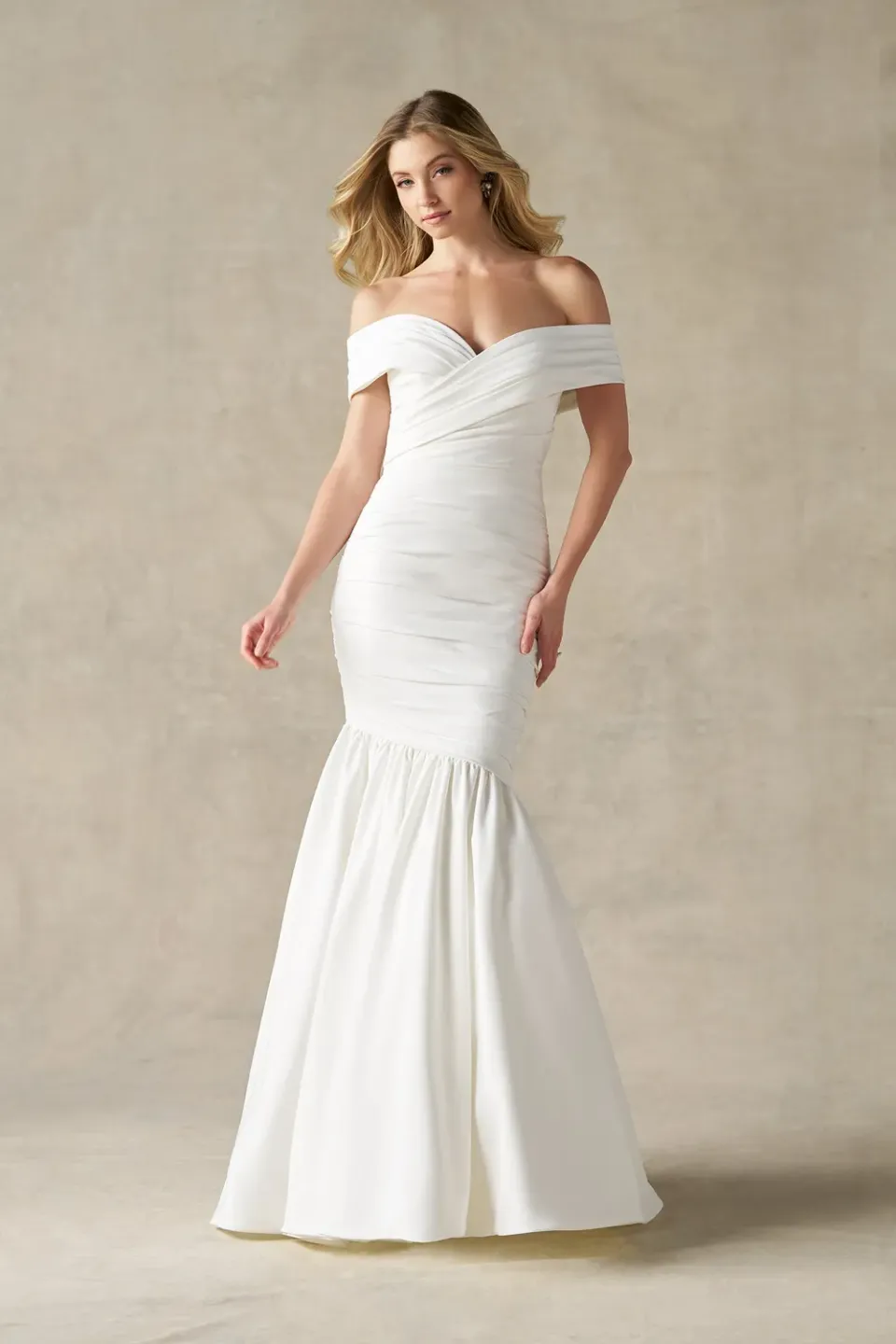 Allure Bridals A1483 brudekjole ivory havfrue satin