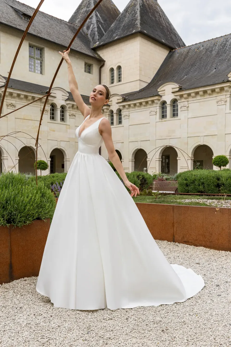 Bella by Eglantine BEL22624 brudekjole