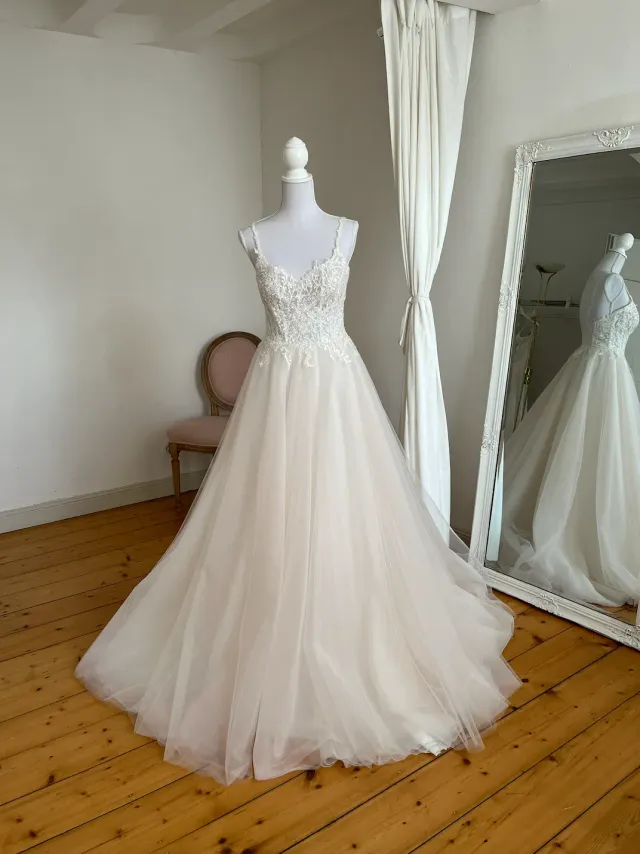 Sanna Lindström Rosalie brudekjole str. 38 elegant