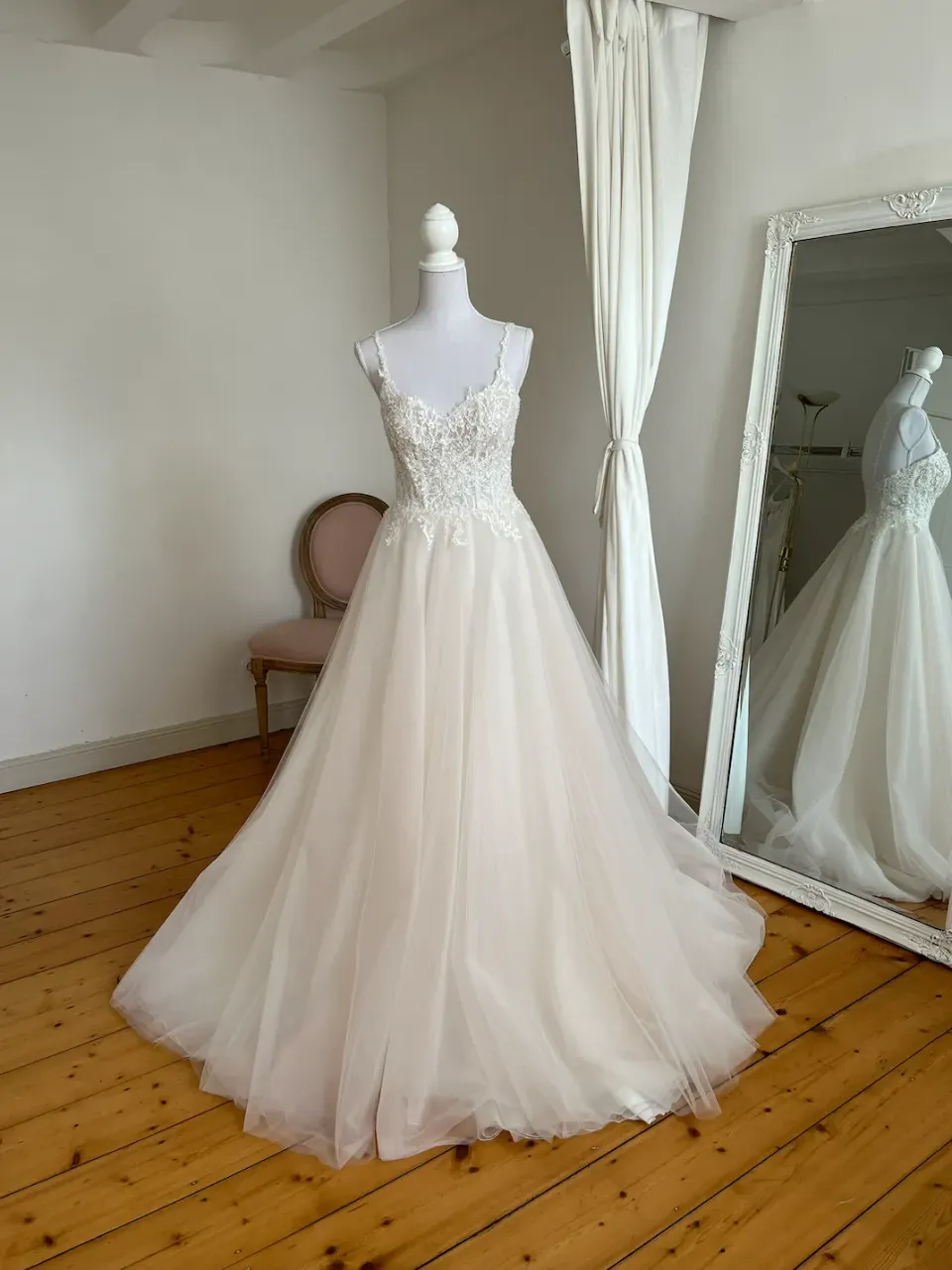 Sanna Lindström Rosalie brudekjole str. 38 elegant