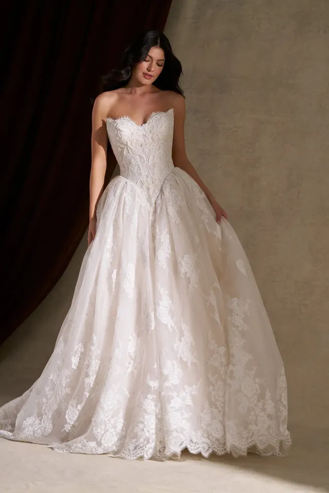 Allure Couture C845 brudekjole ivory tyl prinsesse