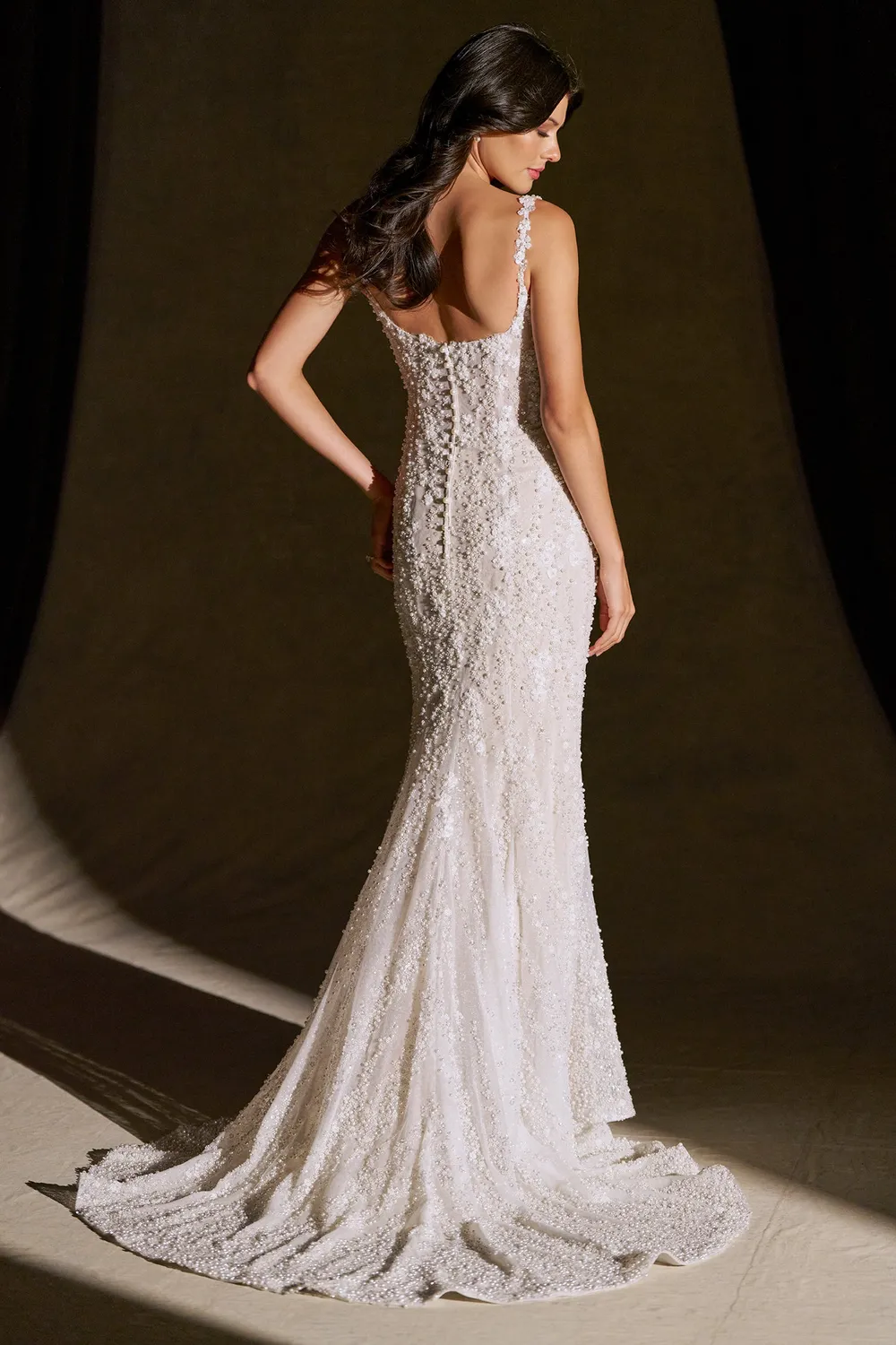 Allure Couture C847 brudekjole ivory blomsterblonde