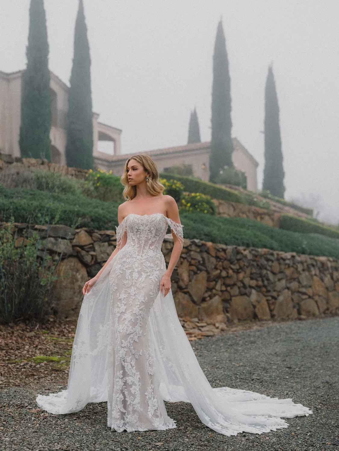 Allure Bridal A1478T aftageligt brudeslæb ivory
