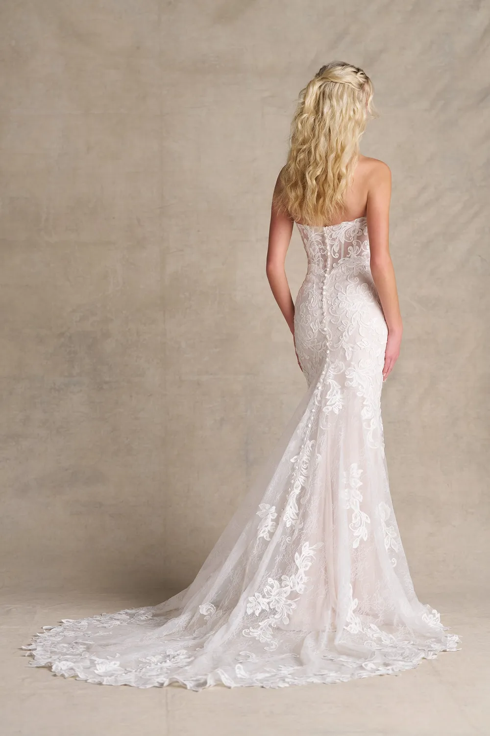 Allure Romance R3971 brudekjole Ivory Nude sheath