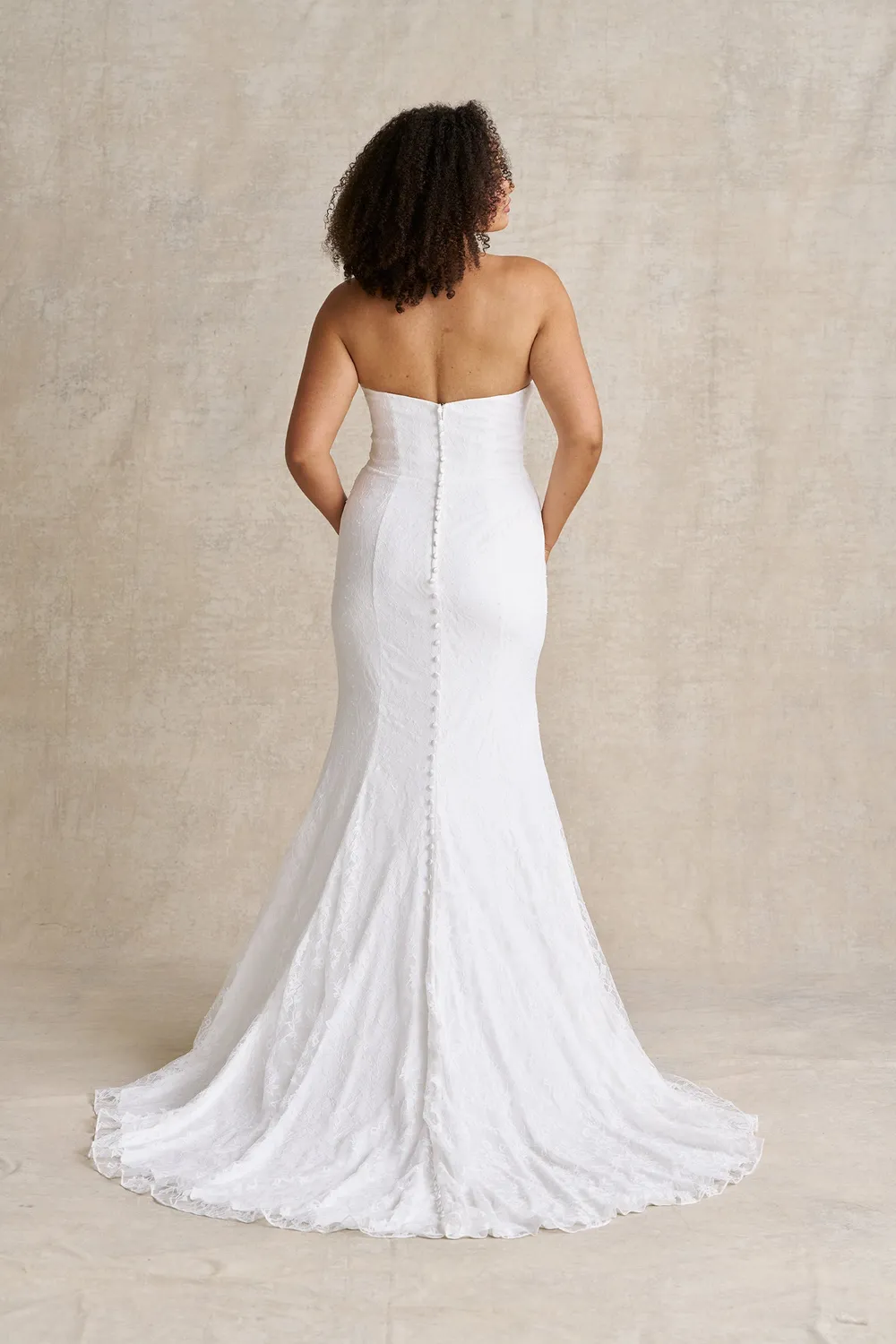 Allure Romance R3990 sheath brudekjole Ivory rynket blonde