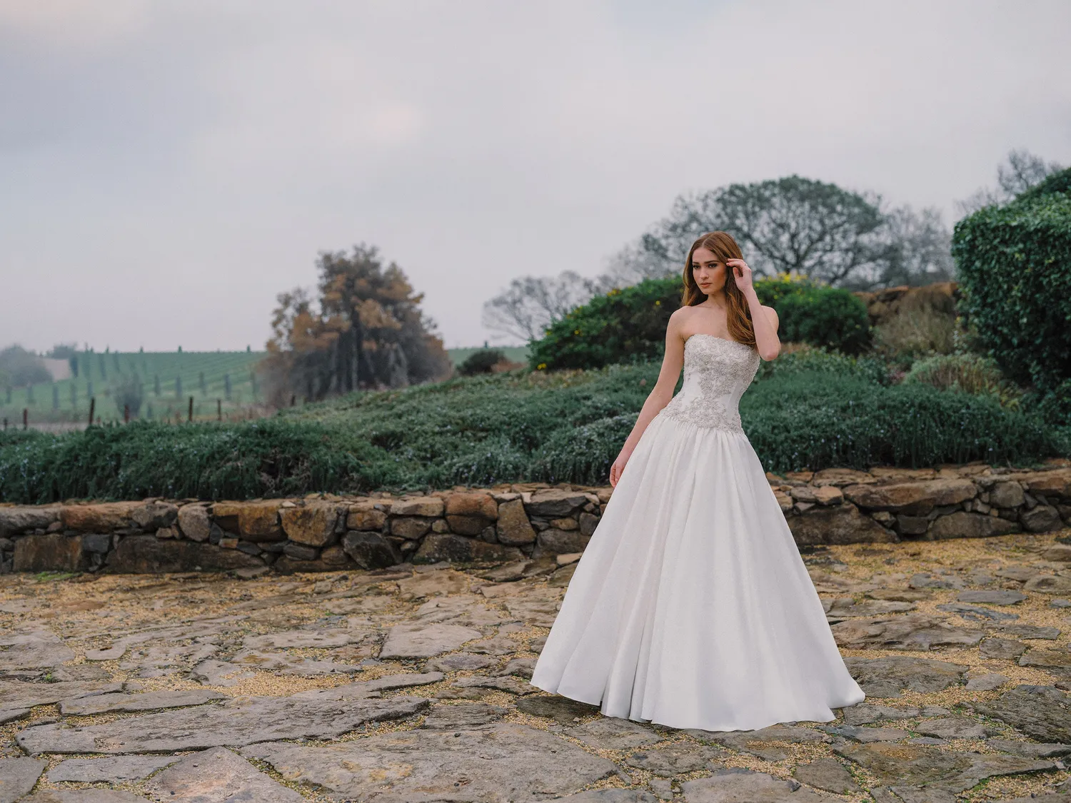 Allure Bridals A1487 brudekjole ivory/silver mikado