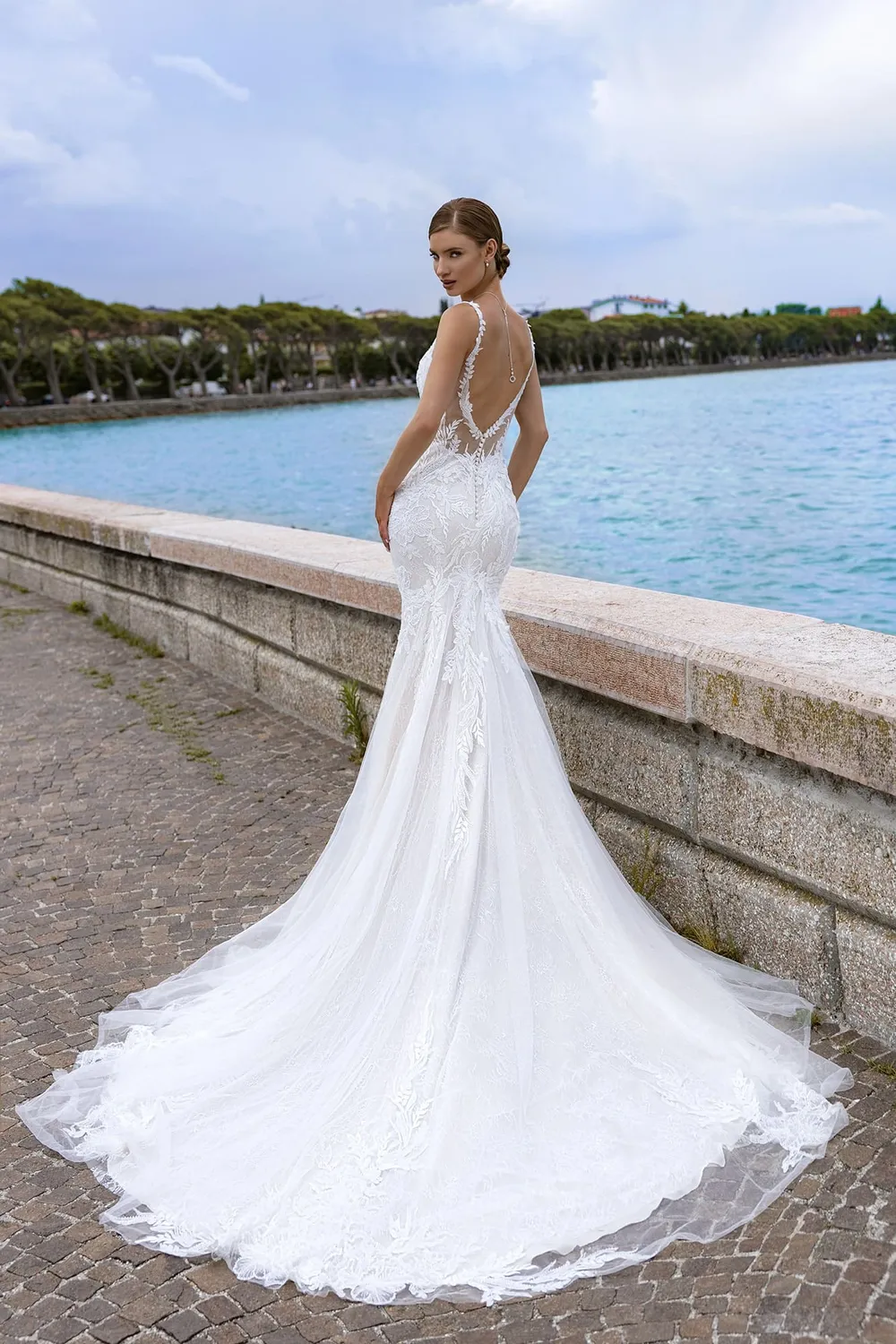 Bella by Eglantine BEL22424 brudekjole