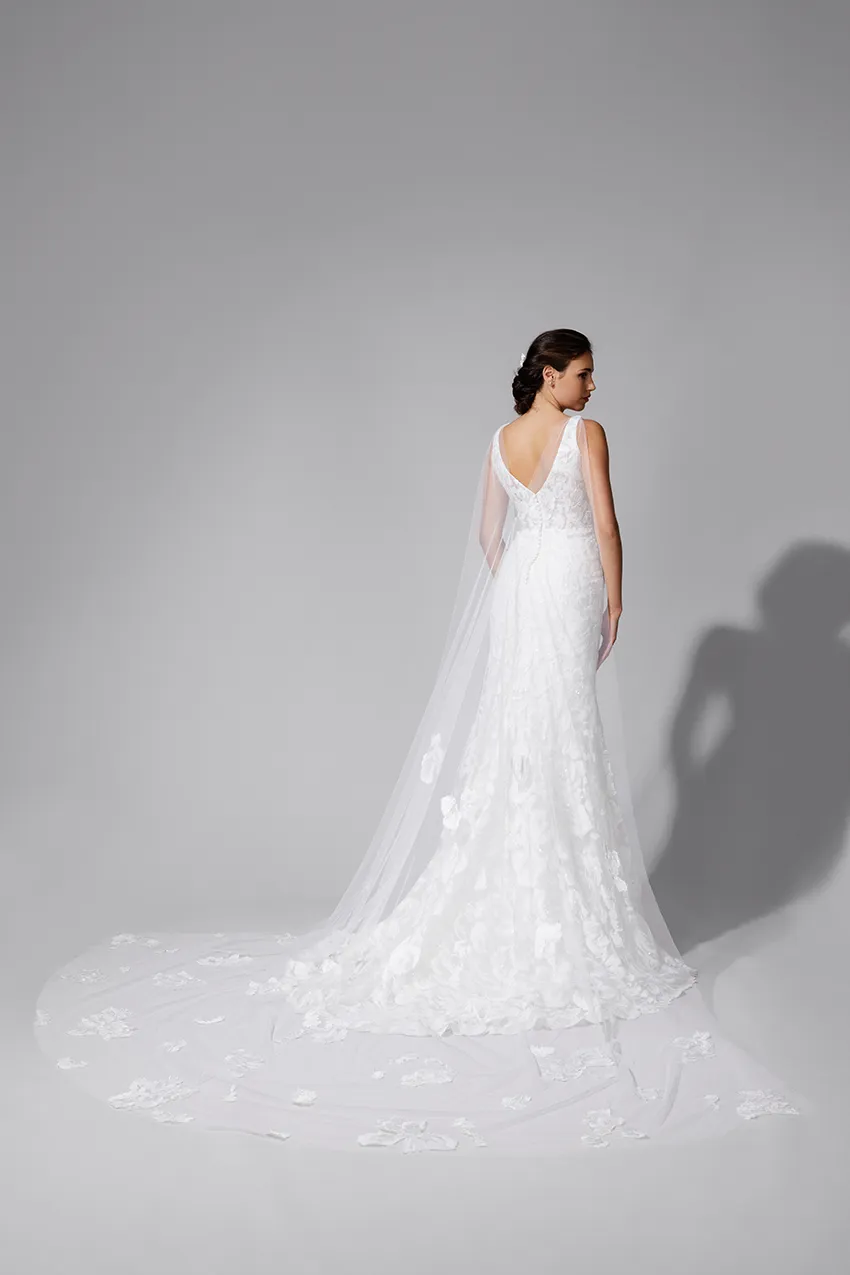 Bella by Eglantine BEL22709 brudekjole i elfenben eller hvid