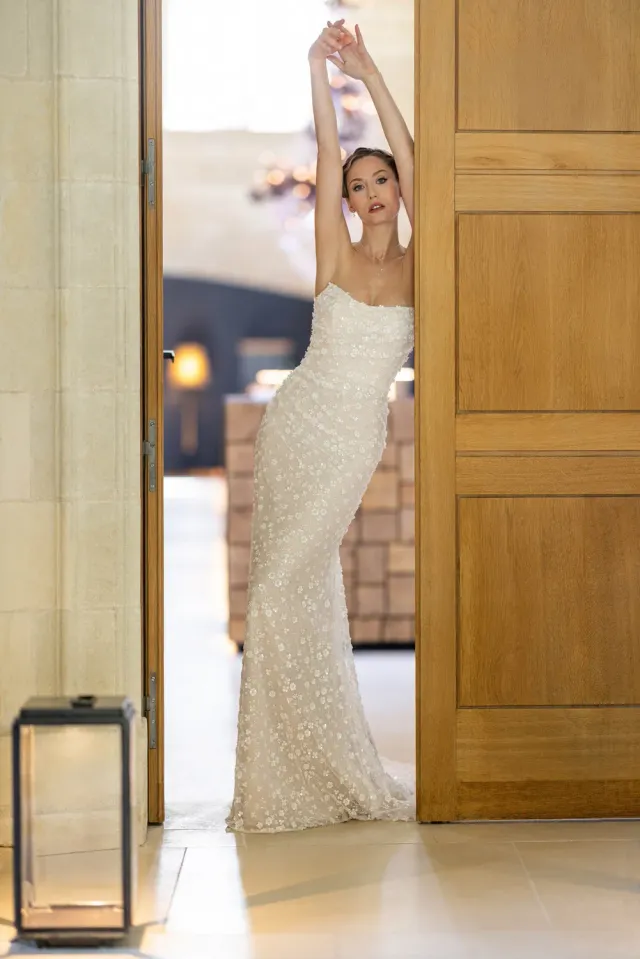 Bella by Eglantine BEL22629 brudekjole