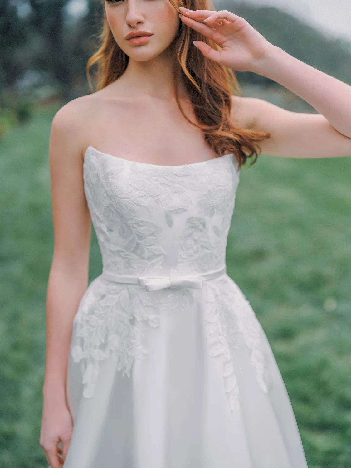 Allure Romance R3984 brudekjole ivory satin sløjfe