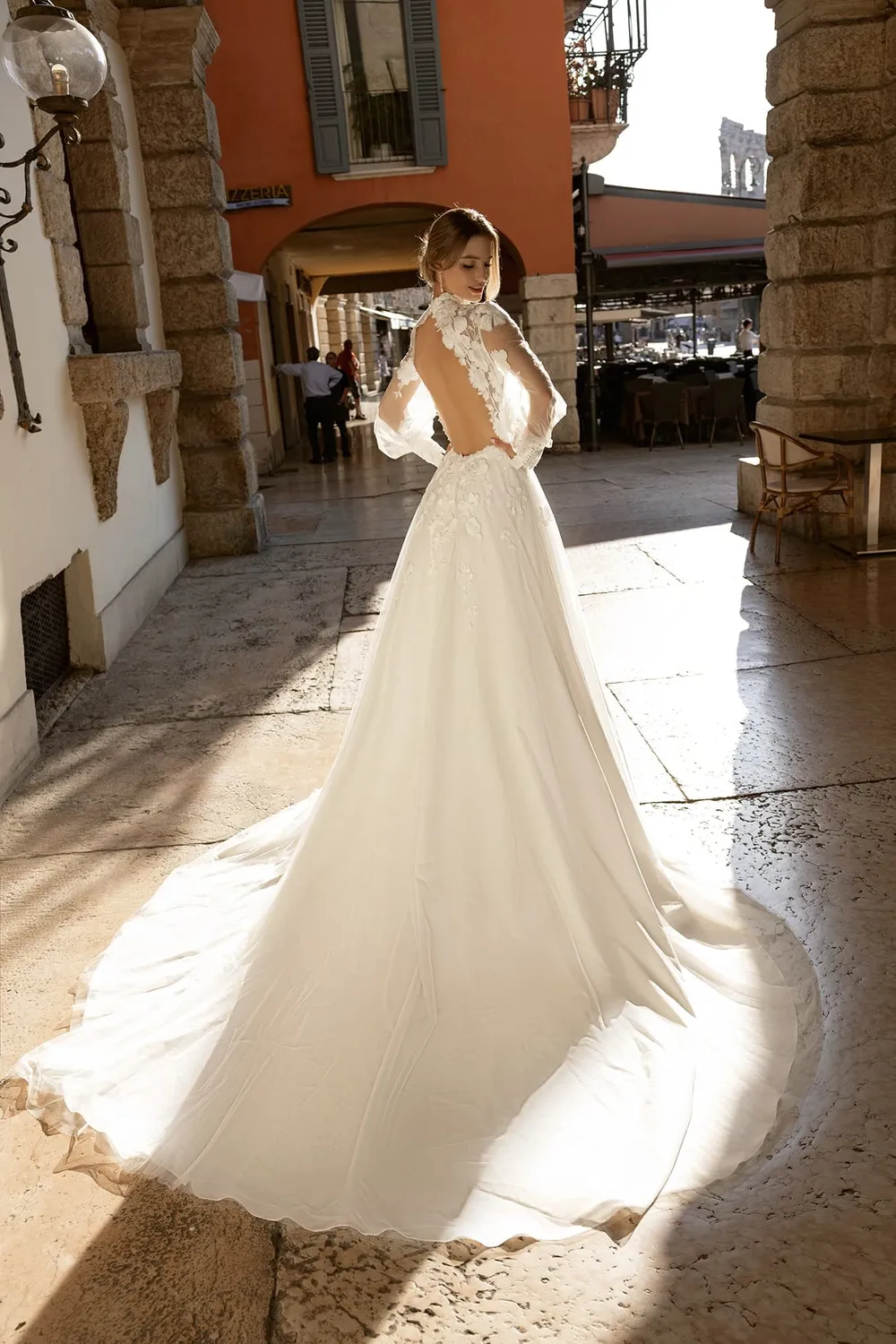 Bella by Eglantine BEL22401 brudekjole