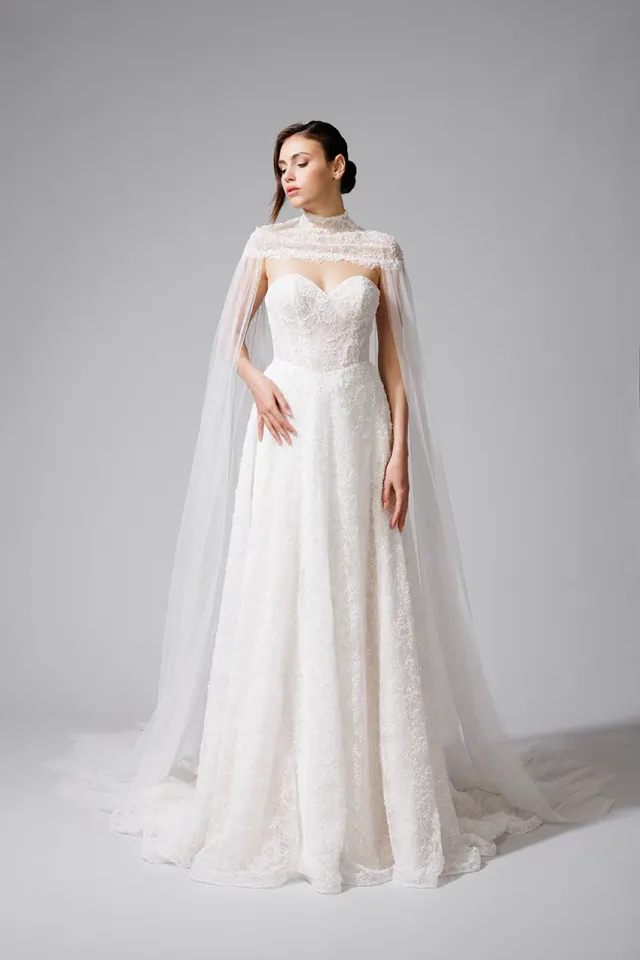 Bella by Eglantine BEL22714 brudekjole med cape ivory