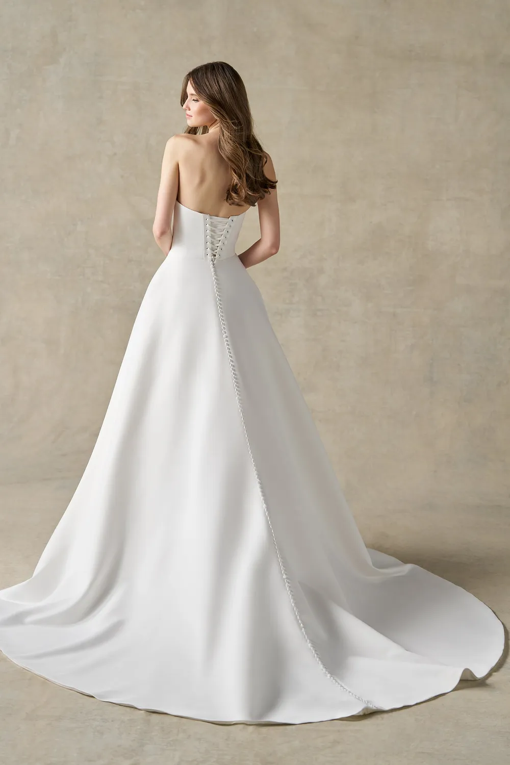Allure Bridal A1474 brudekjole Ivory satin basque waist