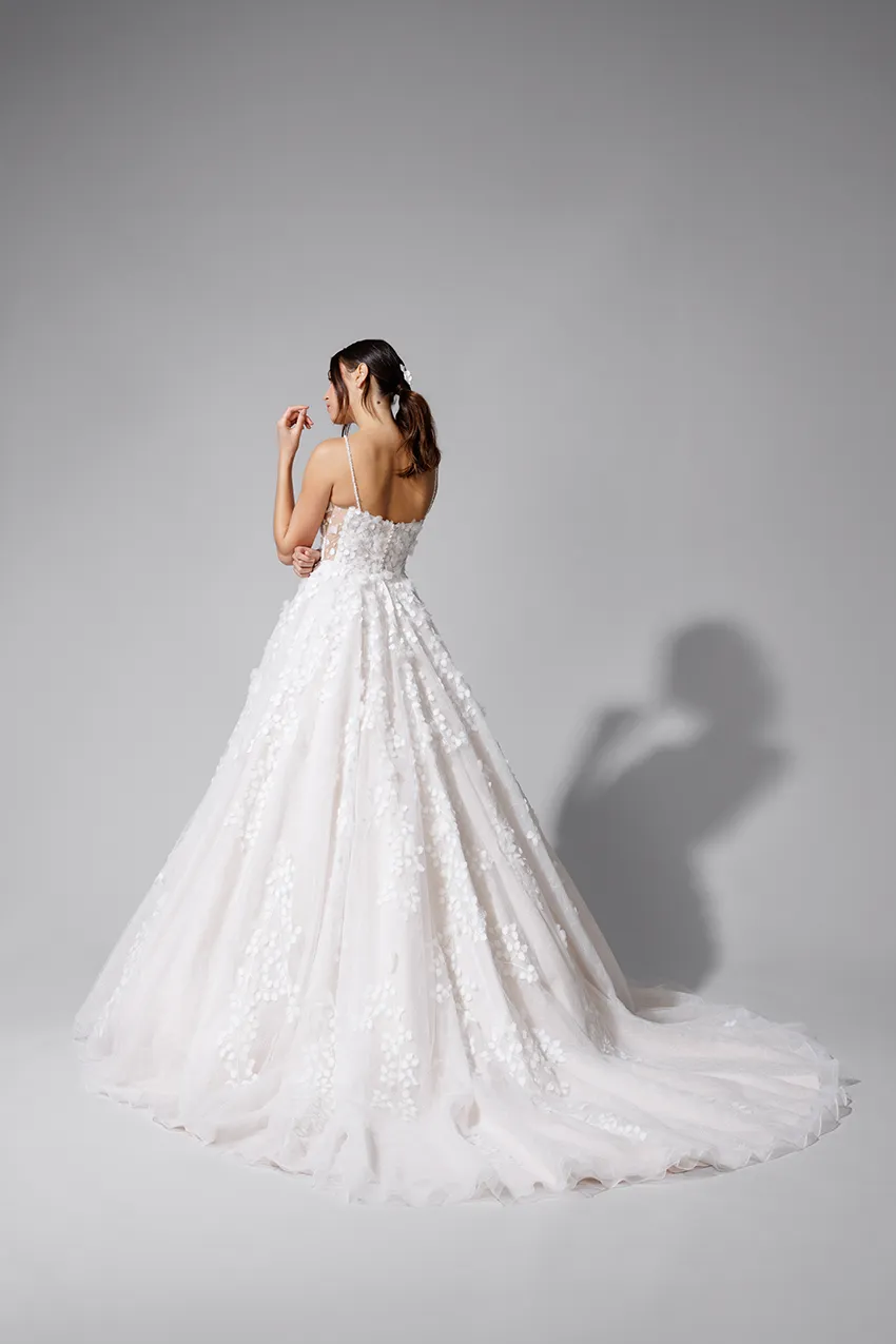 Bella by Eglantine BEL22726 brudekjole – prinsessesnit