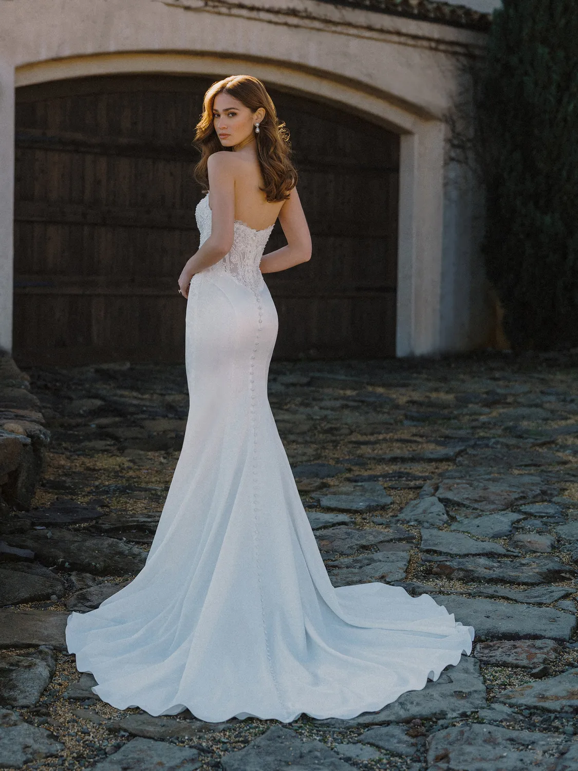 Allure A1480 brudekjole satin ivory nude fit-flare