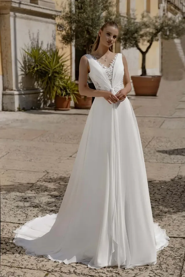 Bella by Eglantine BEL22429 brudekjole