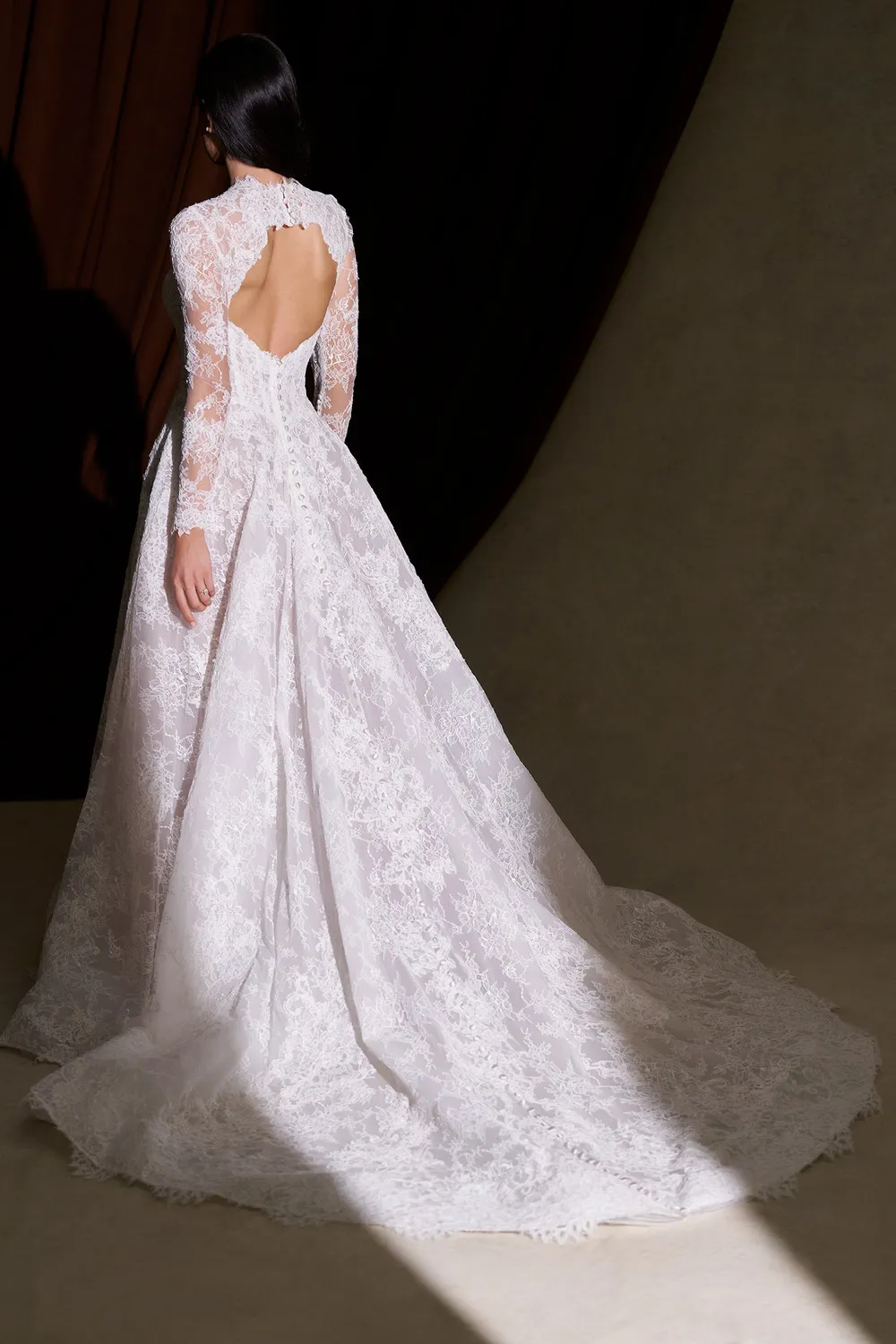 Allure Couture C843 blonde brudekjole Mocha lange ærmer A-line
