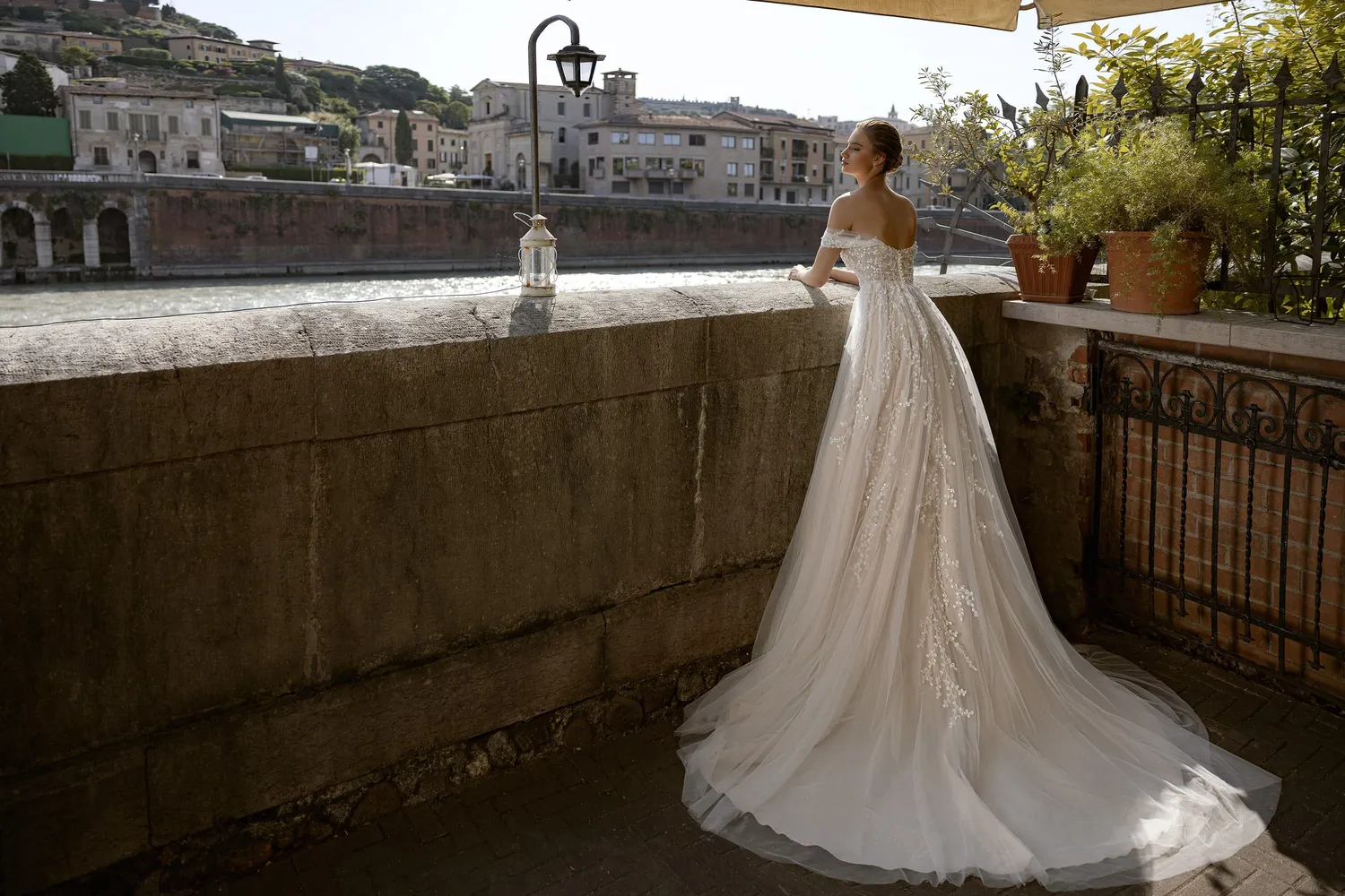 Bella by Eglantine BEL22428 brudekjole