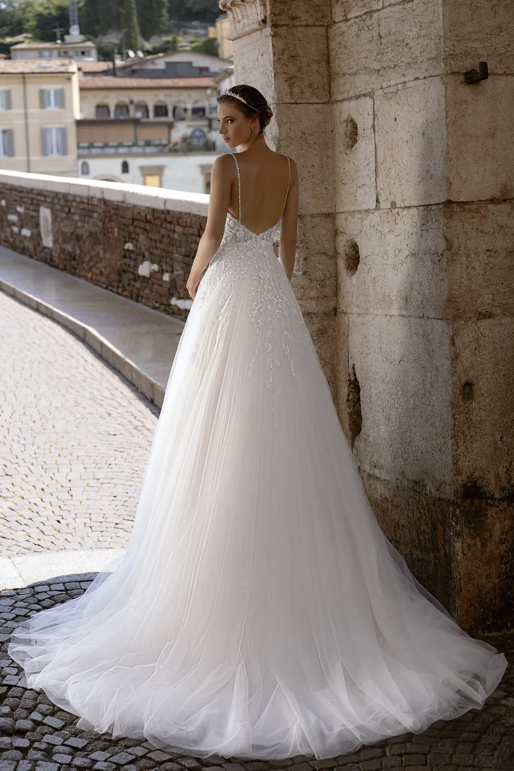 Bella by Eglantine BEL22426 brudekjole