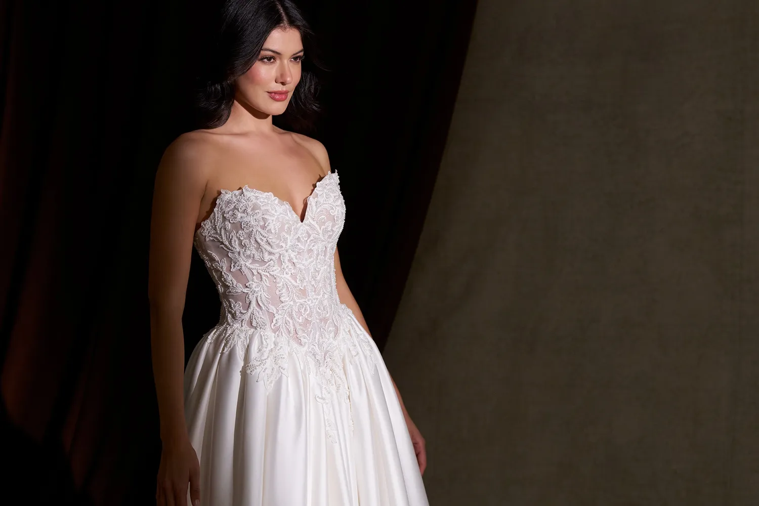 Allure Couture C851 brudekjole ivory/champagne mikado