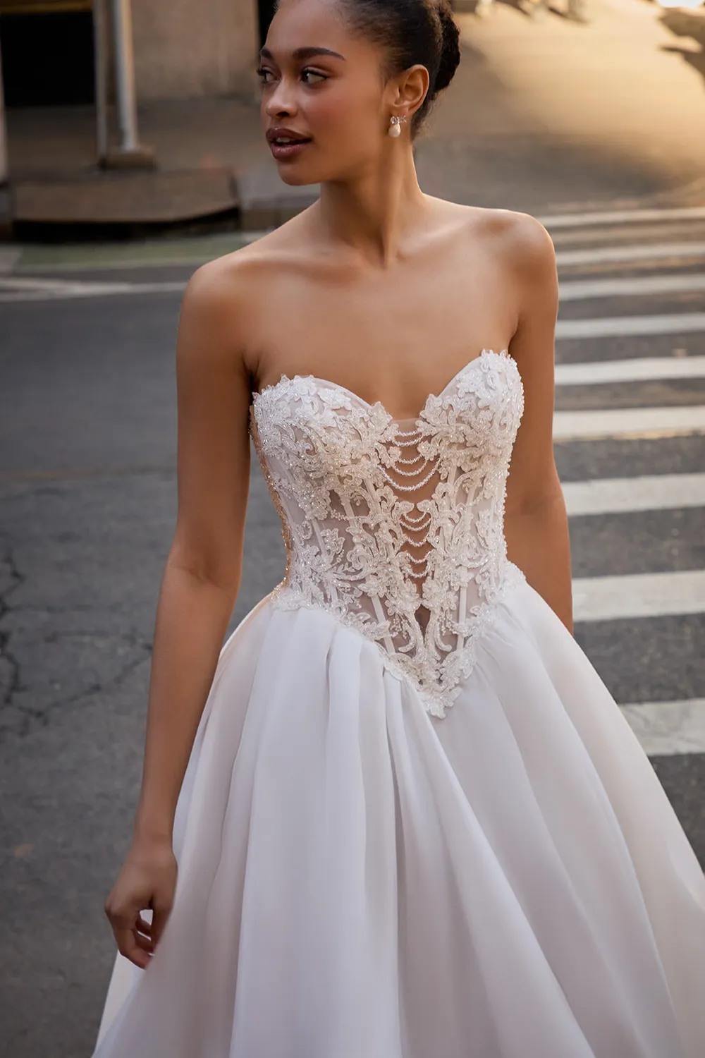 Allure Bridal MJ1272 Claire brudekjole Mocha/Ivory/Champagne/Nude blonde