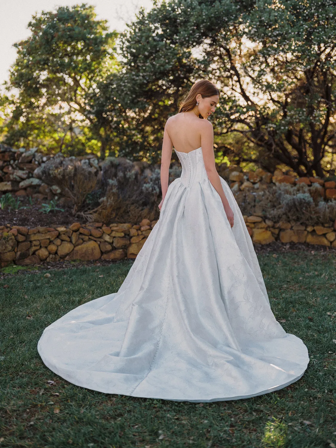Allure Bridals A1482 brudekjole sølv brokade