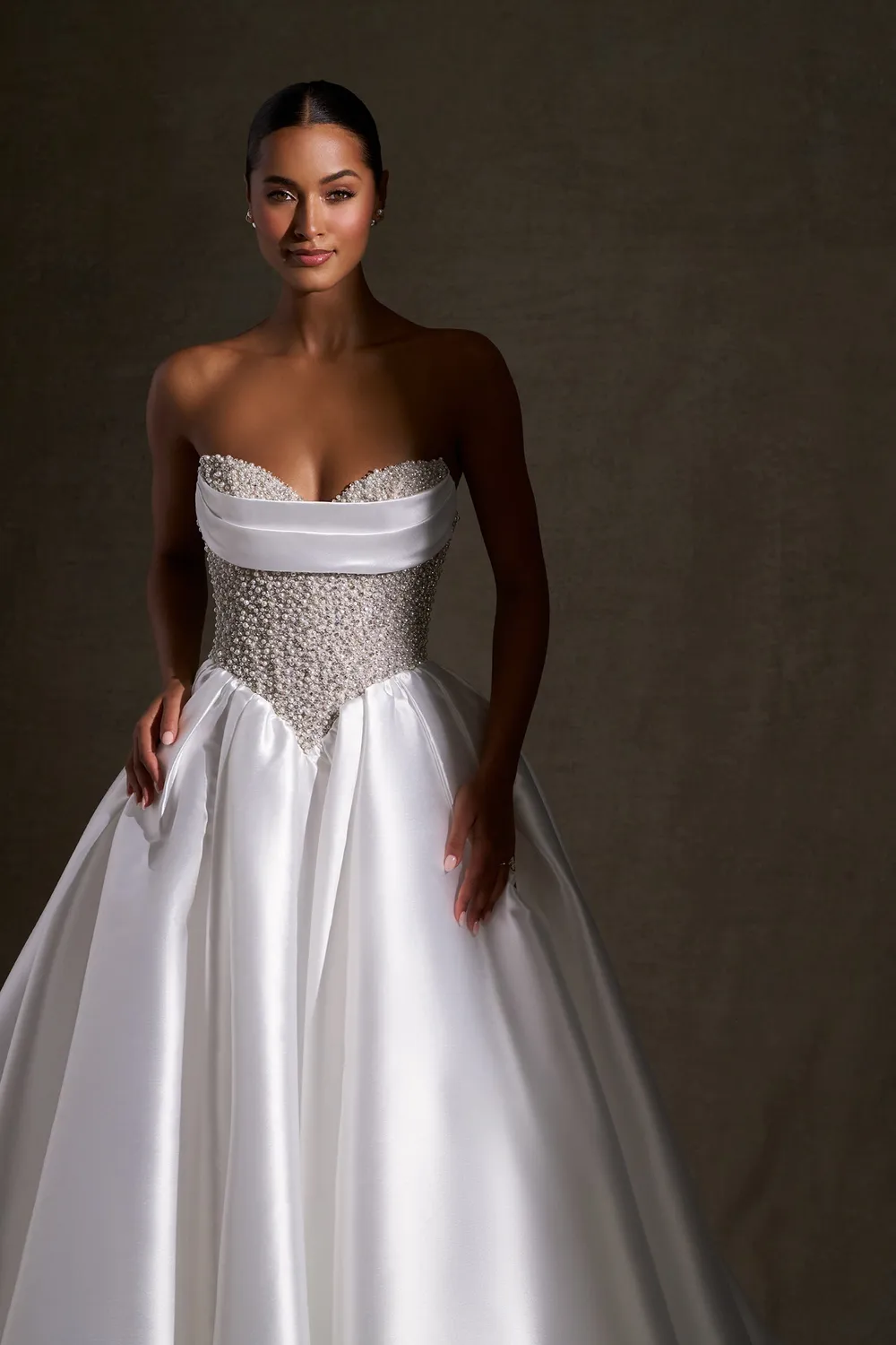 Allure Couture C846 brudekjole ivory perler mikado