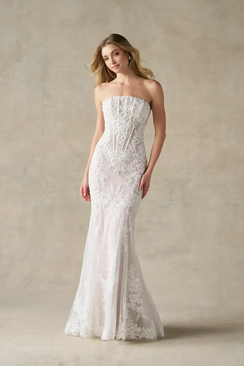 Allure Bridals A1495 brudekjole nude crescent-hals