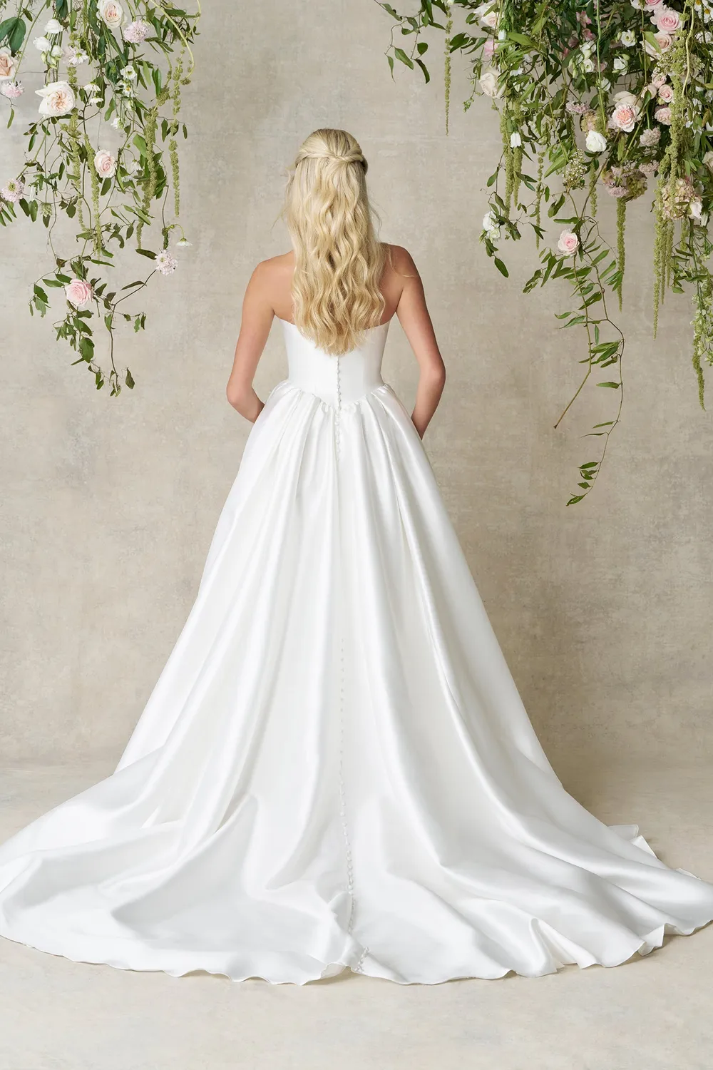 Allure Bridal R3978 brudekjole Ivory mikado