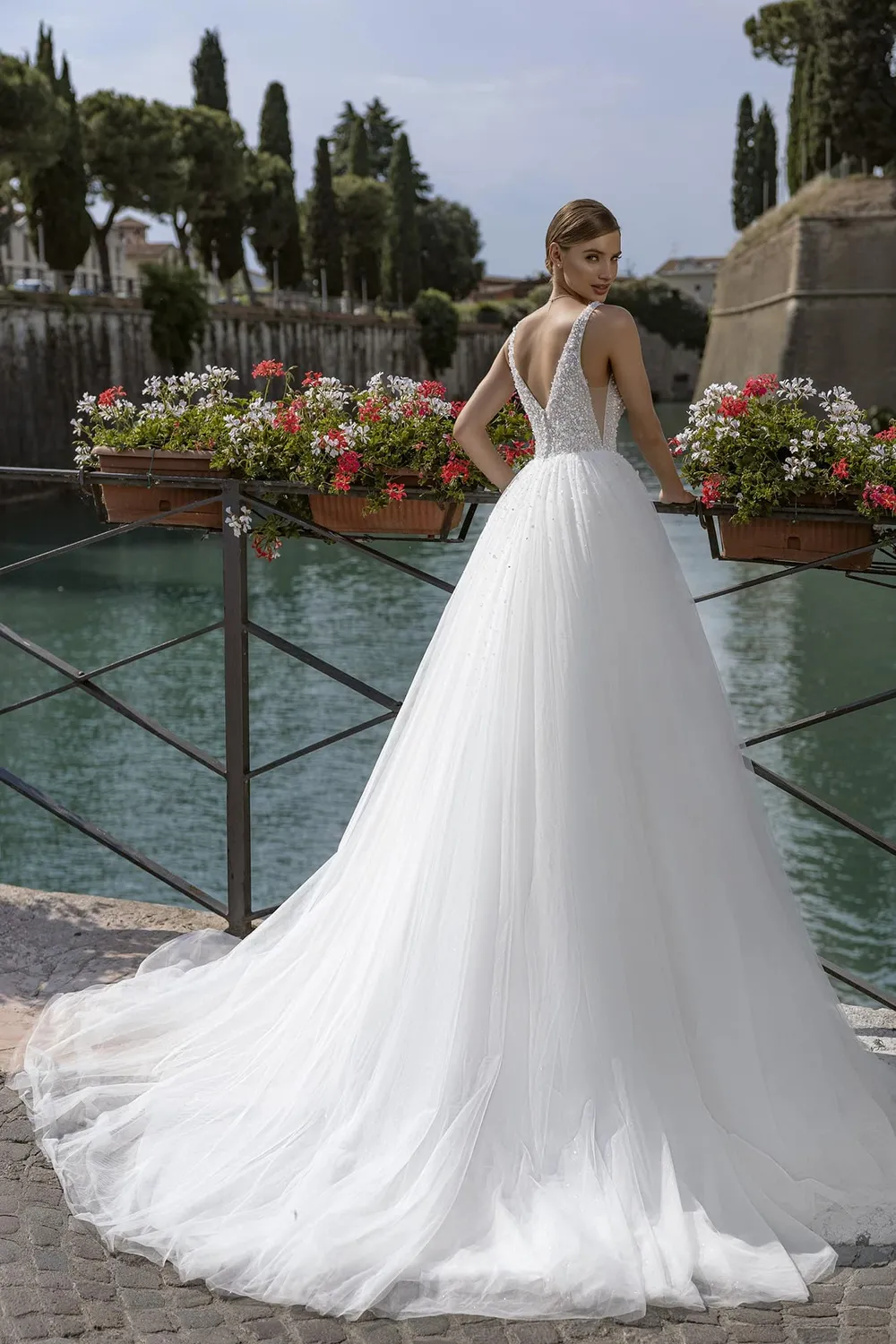 Bella by Eglantine BEL22421 brudekjole