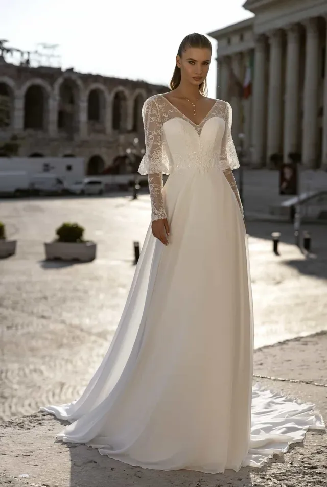 Bella by Eglantine BEL22416 brudekjole