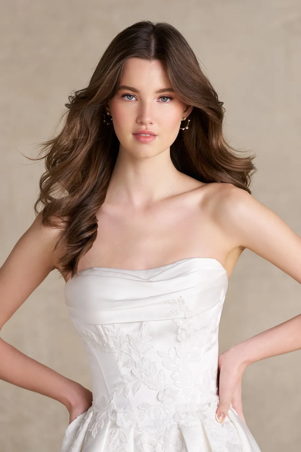 Allure Bridal Romance R3972 satin brudekjole ivory