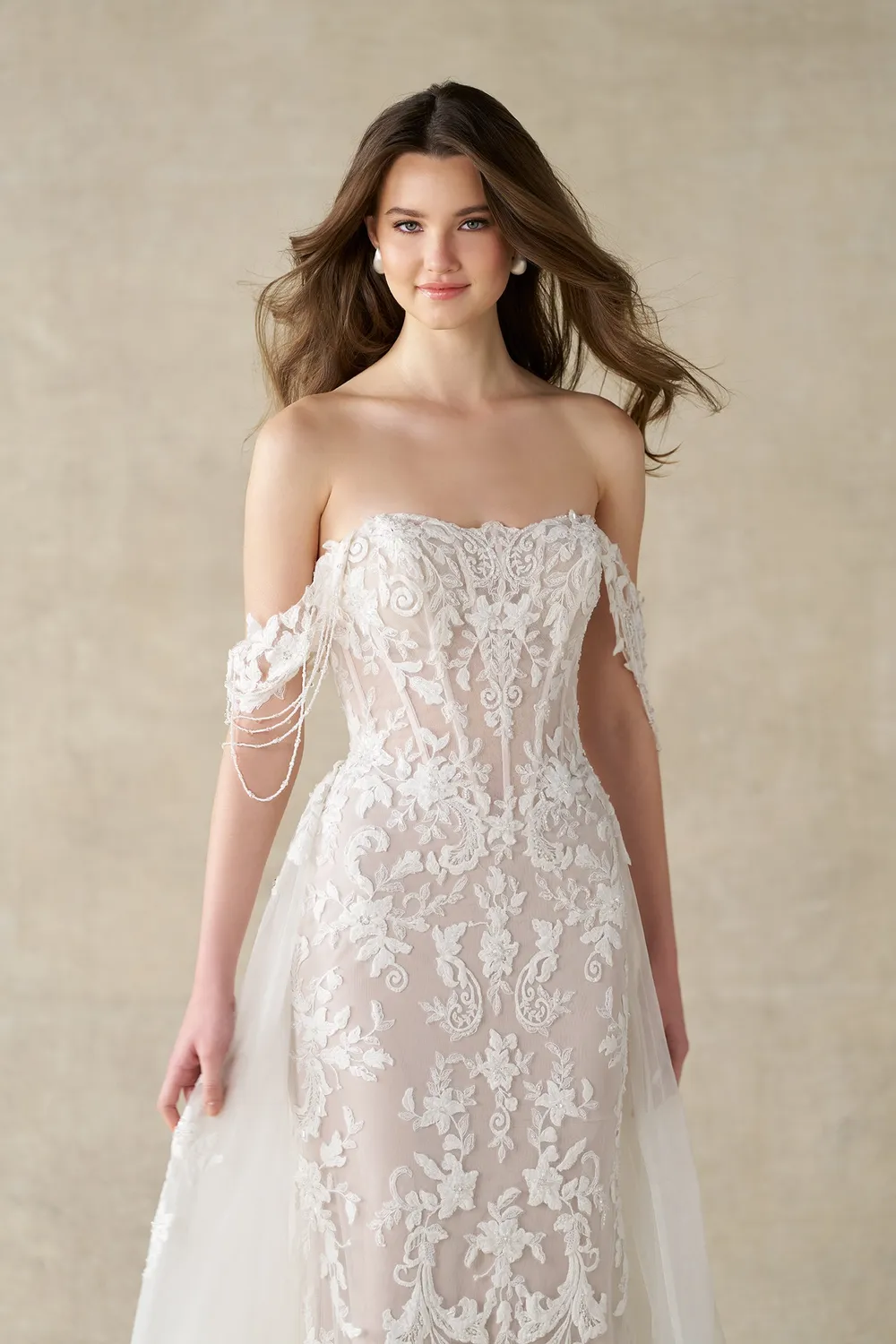 Allure Bridal A1478T aftageligt brudeslæb ivory