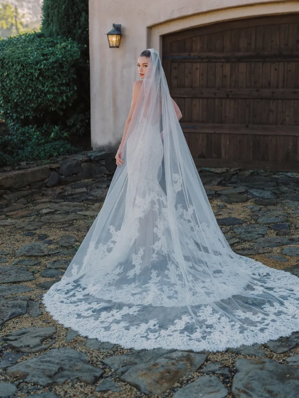 Allure Bridal V098C brudeslør ivory cathedral