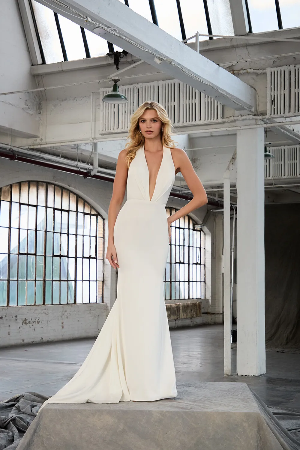 Madison James MJ1285 Cosette satinbrudekjole ivory champagne