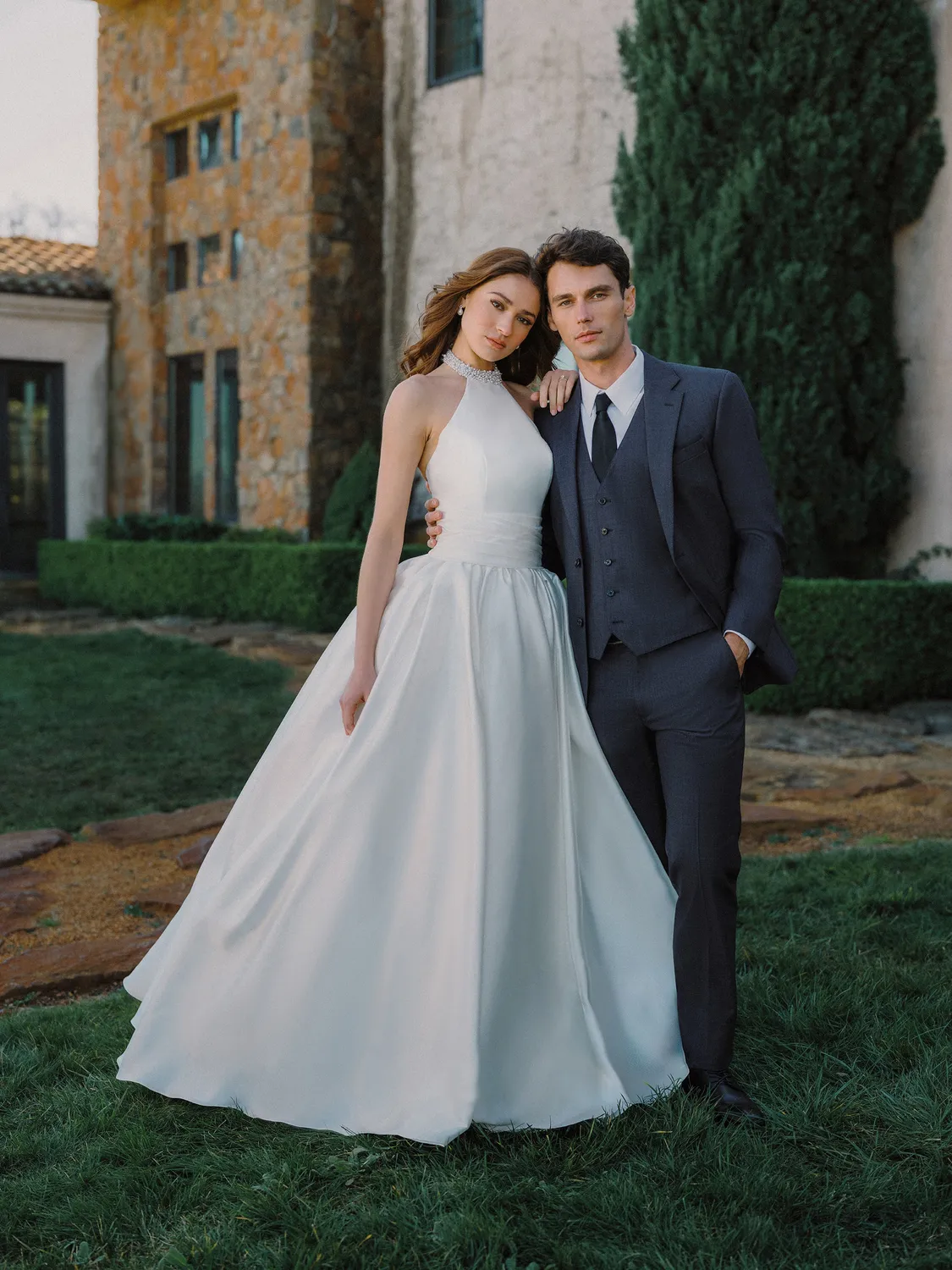 Allure Bridals A1498 brudekjole ivory/silver mikado