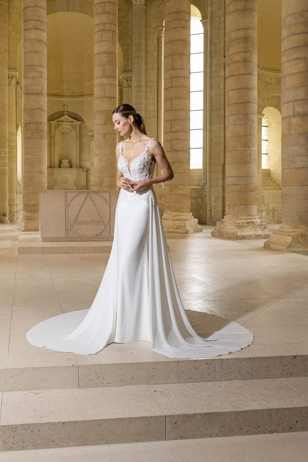 Bella by Eglantine BEL22614 brudekjole