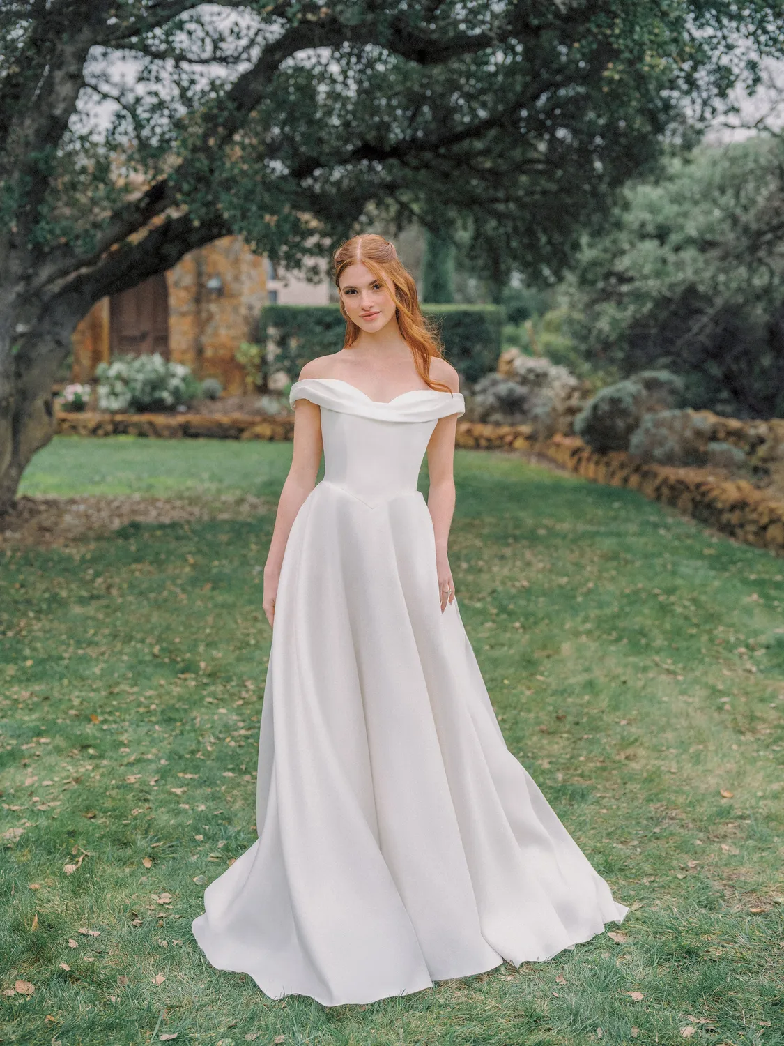 Allure Bridal R3982 brudekjole Ivory mikado sweetheart
