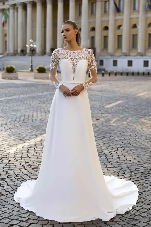 Bella by Eglantine BEL22431 brudekjole