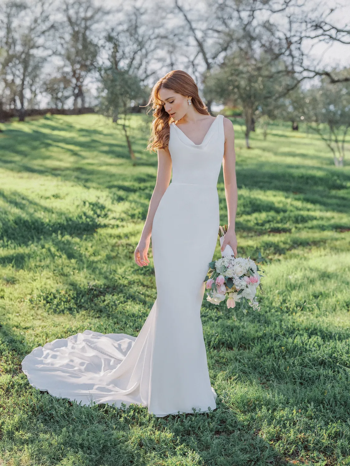Allure Bridal Allure Romance R3986 brudekjole Ivory satin med cowl-udskæring