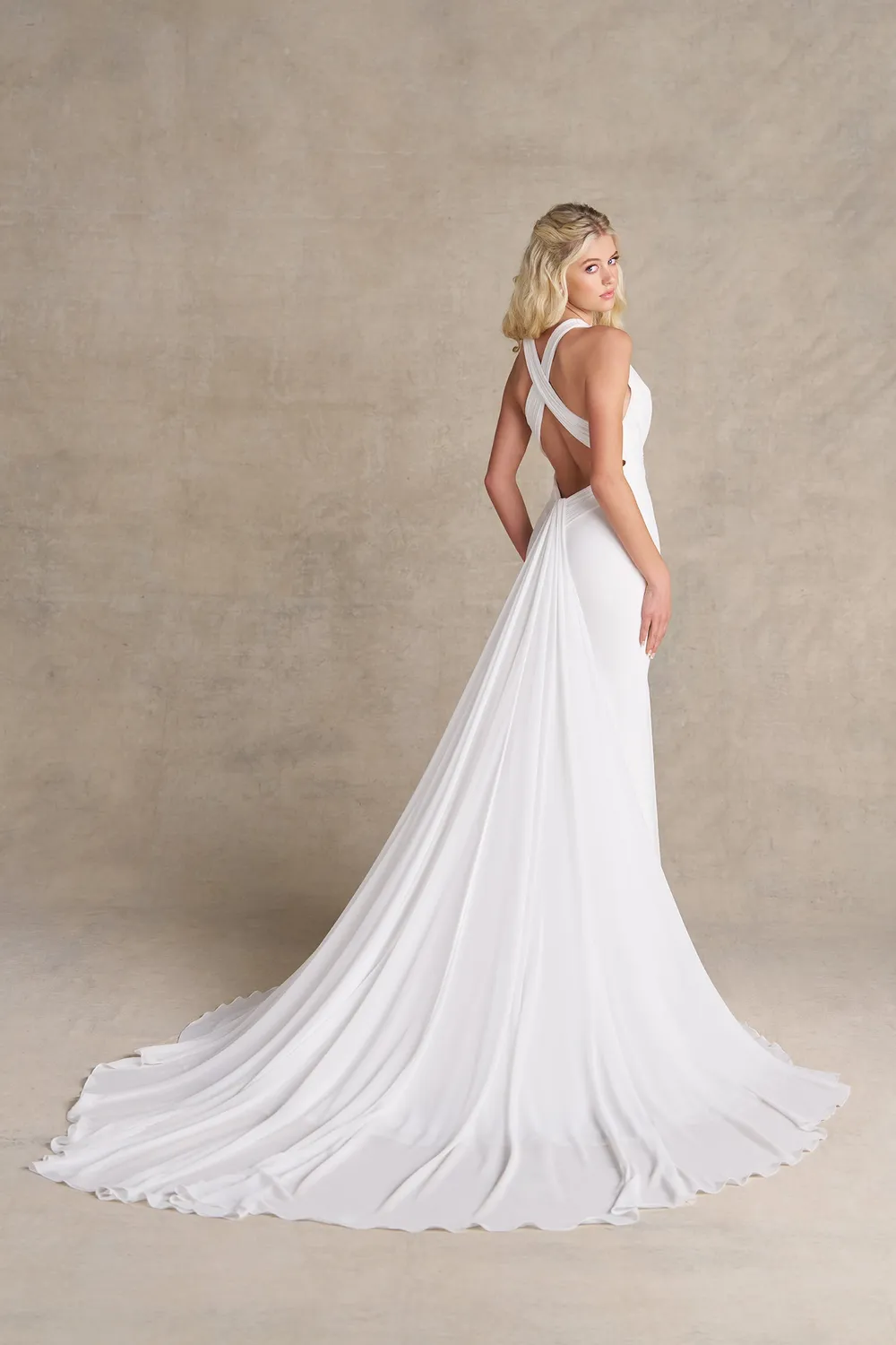 Allure Bridal R3979 brudekjole ivory med aftageligt slæb