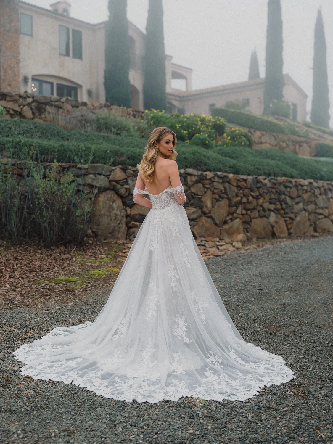 Allure Bridal A1478T aftageligt brudeslæb ivory
