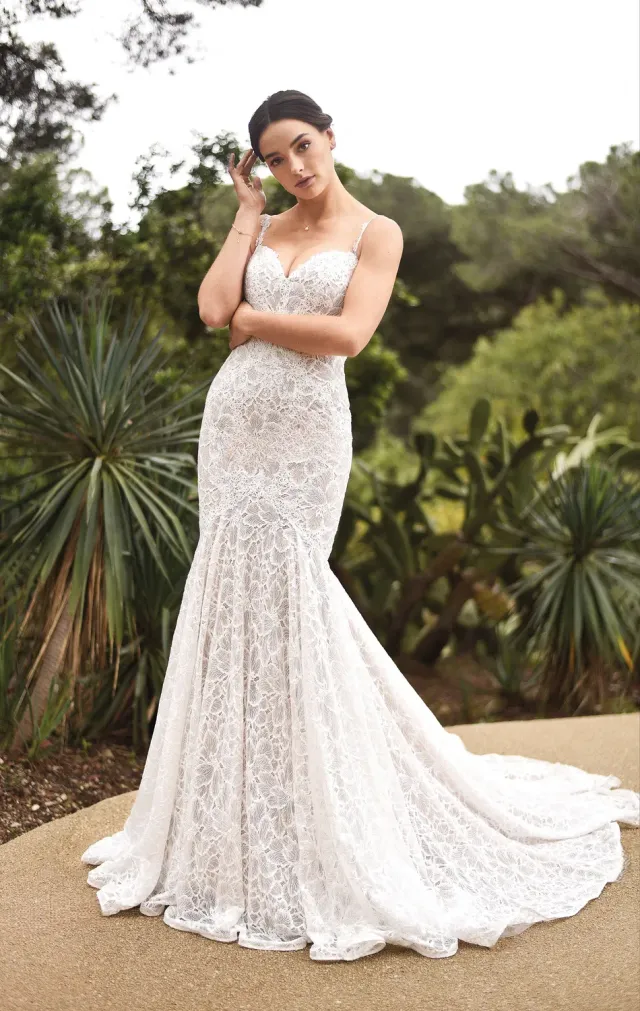 Bella by Eglantine BEL22528 brudekjole
